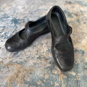 Umberto Raffini Black Leather Women's Shoes EU 38